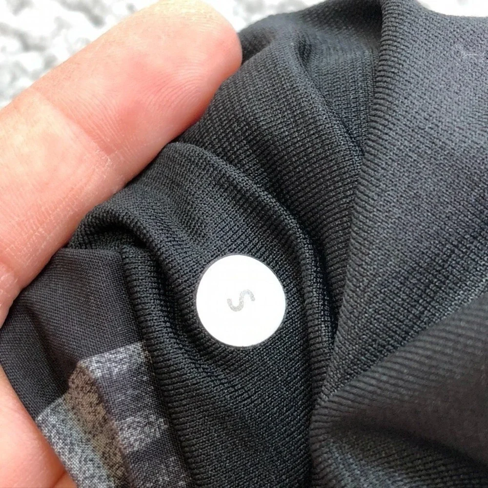 Lululemon T.H.E. Short Luxtreme Linerless 9 Rock Face Mercury Black Mens Small